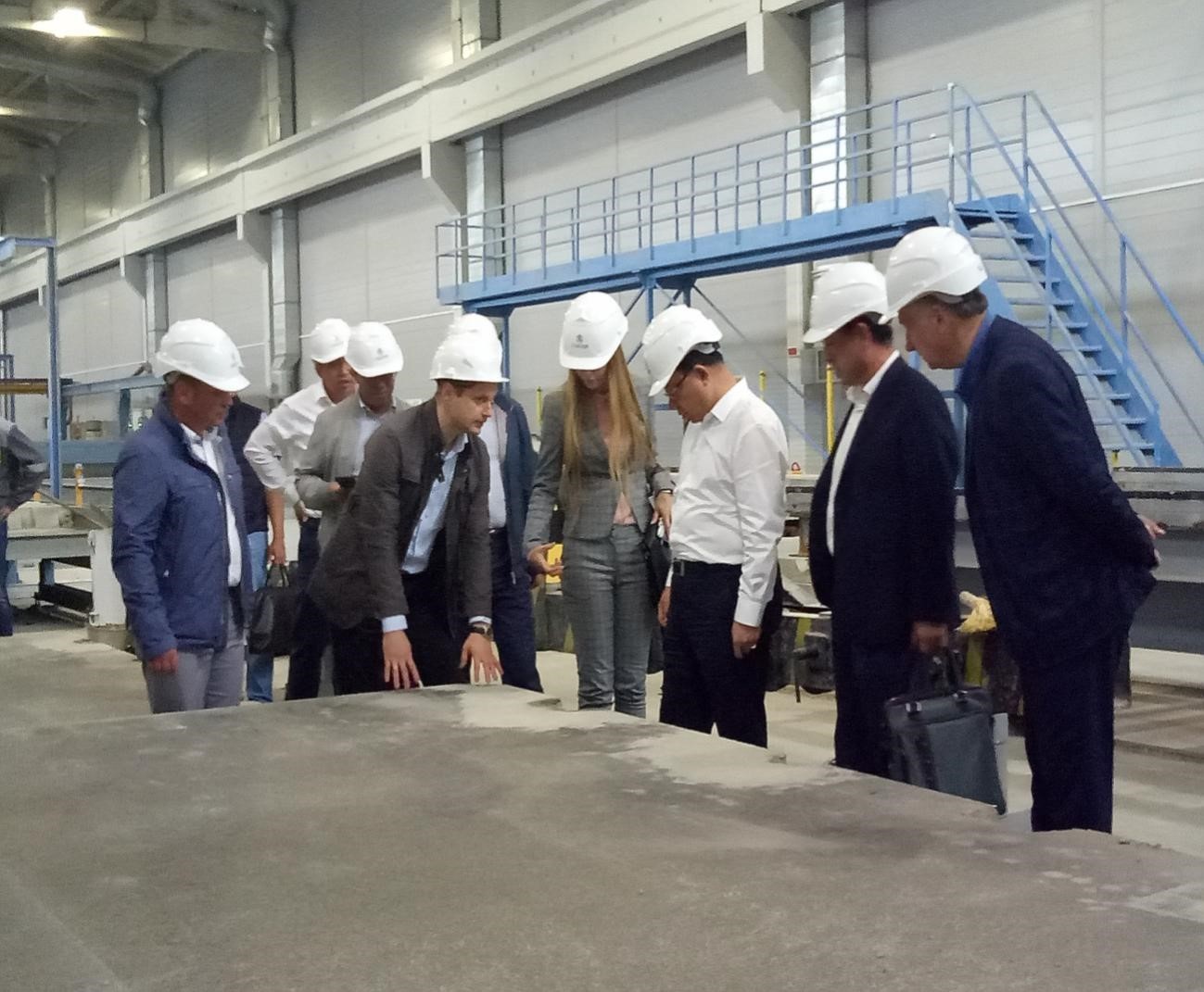 Delegation inspecting the production line of OJSC «MAPID»