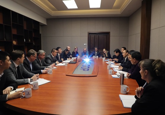 General Director Zhang Zhiming with other members of China Gansu International Corporation for Economic and Technical Cooperation delegation listened to the activity report of LLC CGICOP-Be